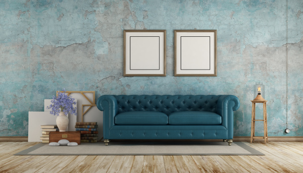 habitacion antigua con sofa calssic azul