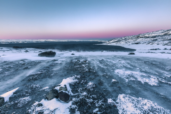 paisaje costero en invierno lebesby fiordo