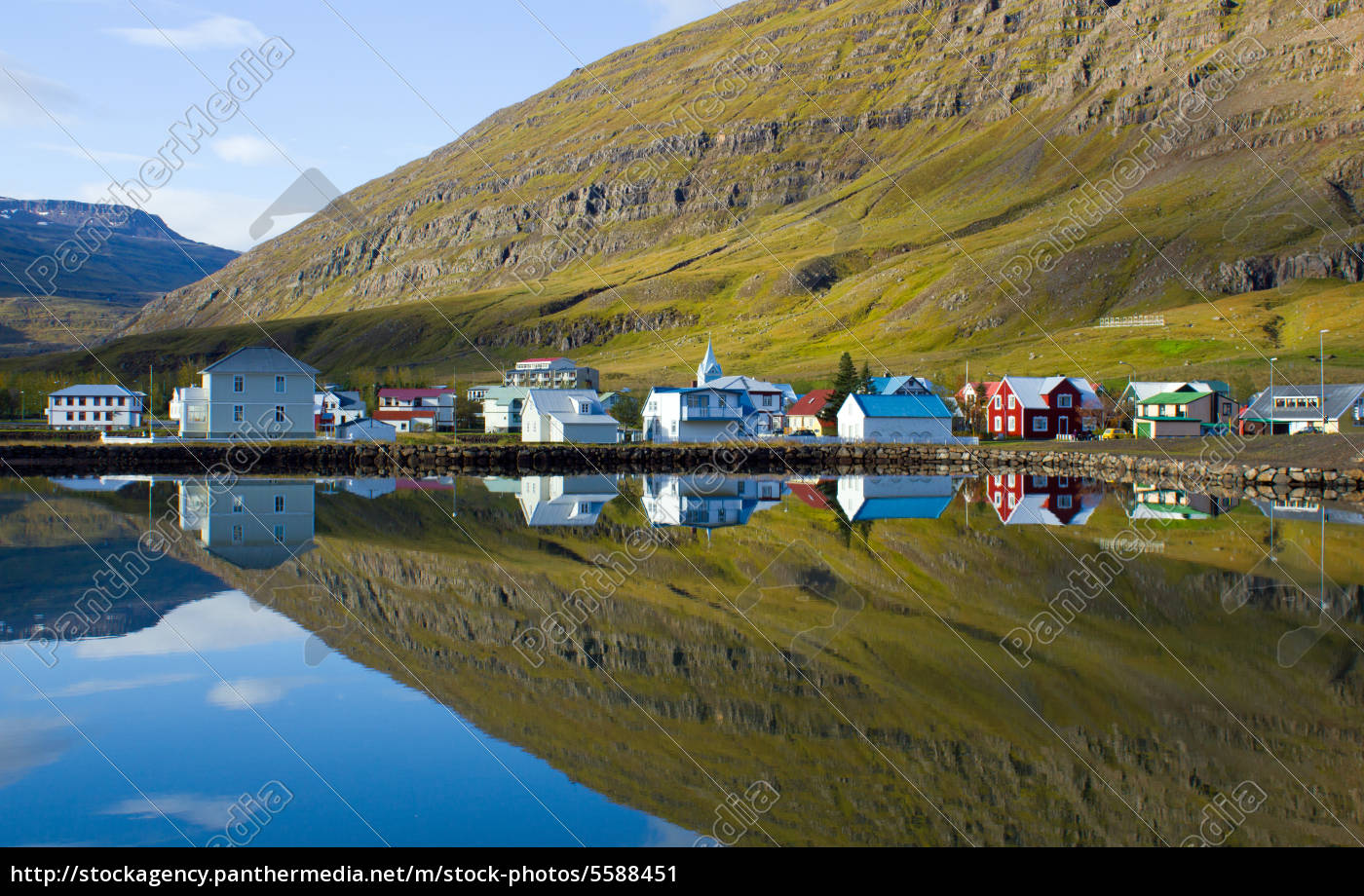 Seydisfjordur En Islandia Stockphoto 5588451 Agencia De Stock Panthermedia